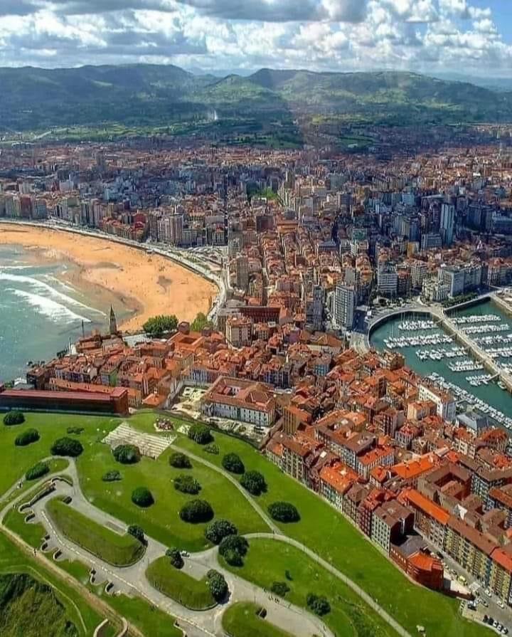 Yalta * Gijon